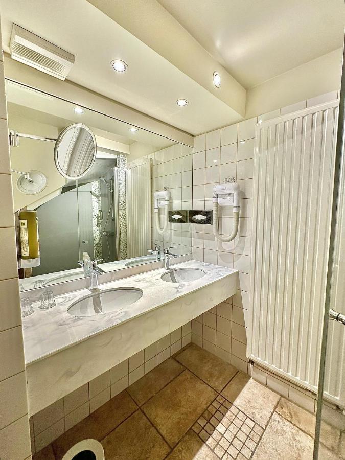 ביון Hostellerie De Bretonniere - Groupe Logis Hotels מראה חיצוני תמונה